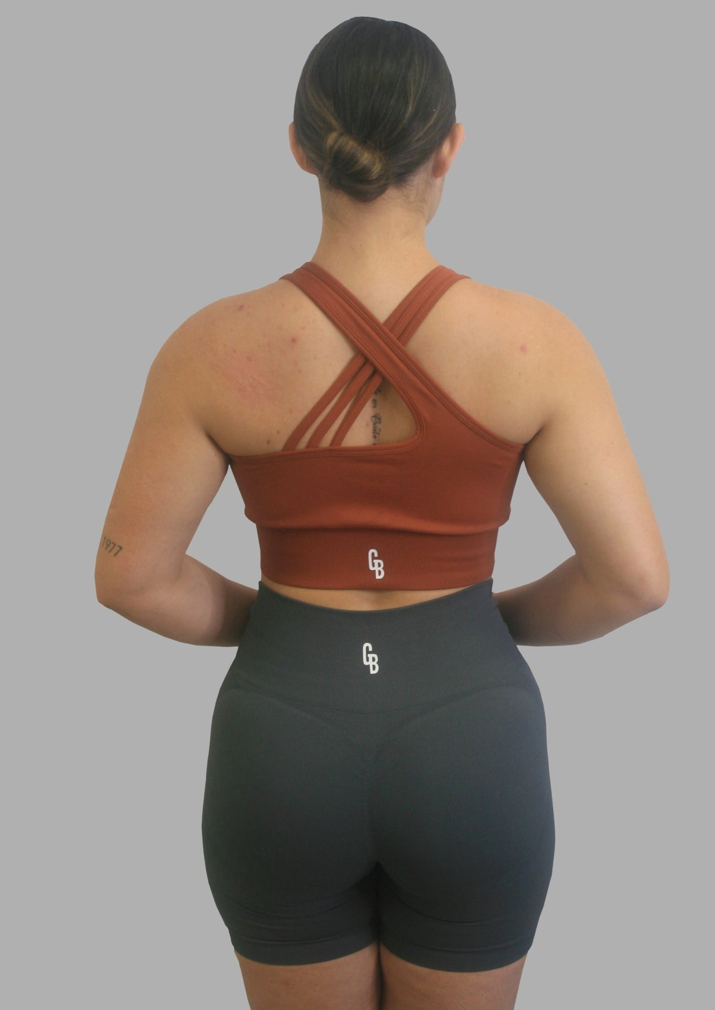 V Sculpting Sports Bra